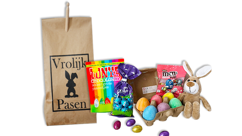 Paaszak met heerlijke chocolade en knuffel