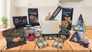 Luxe kerstontbijtpakket met broodrooster, ontbijtproducten en kaarsen